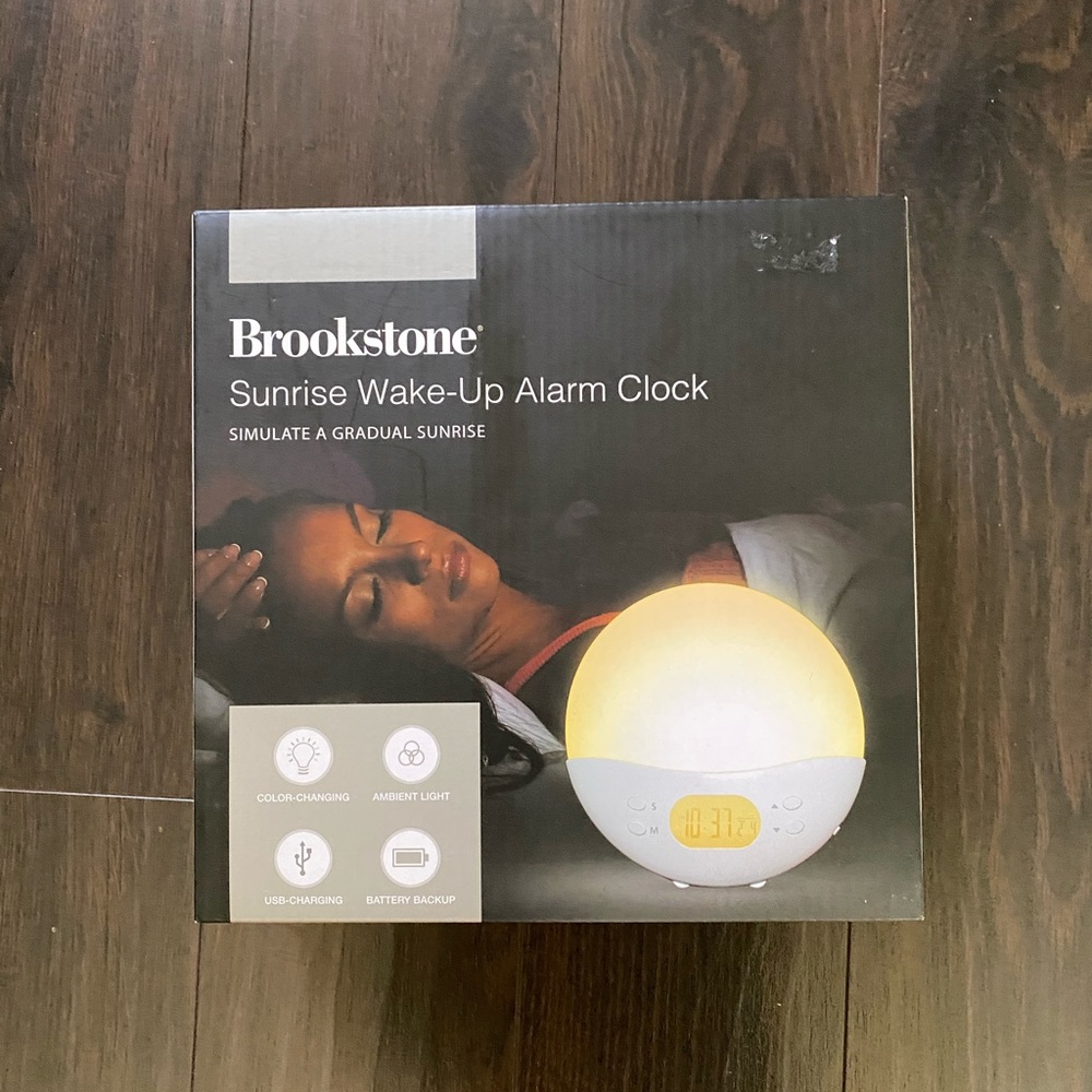 Alarm clock-color changing modes